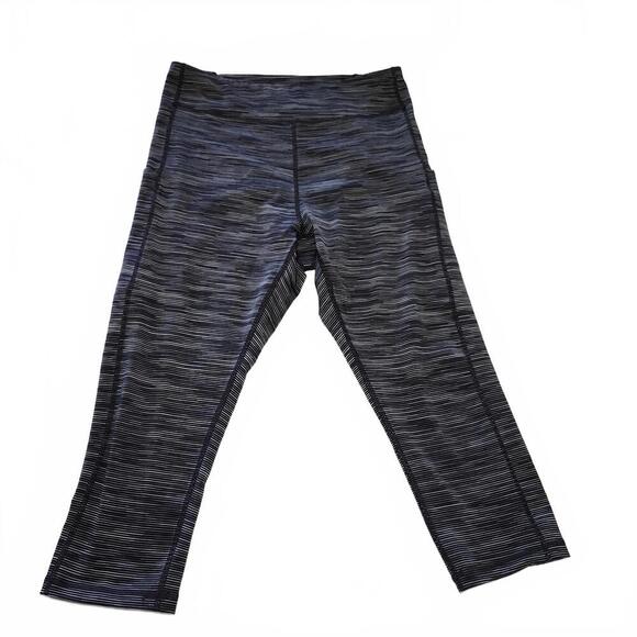 Tek Gear Women's Activewear Leggings Size XL Black and Gray Workout Capri Pants - Picture 1 of 6